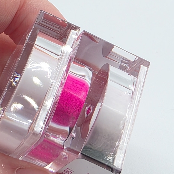 LIT Cosmetics No Doubt Neon Loose Pigment Eyeshadow - Picture 3 of 4